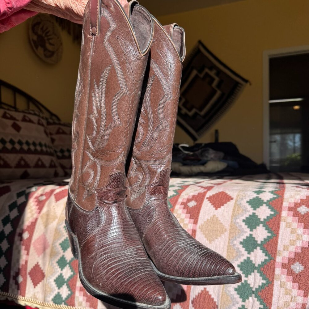 Justin women’s cowboy boots